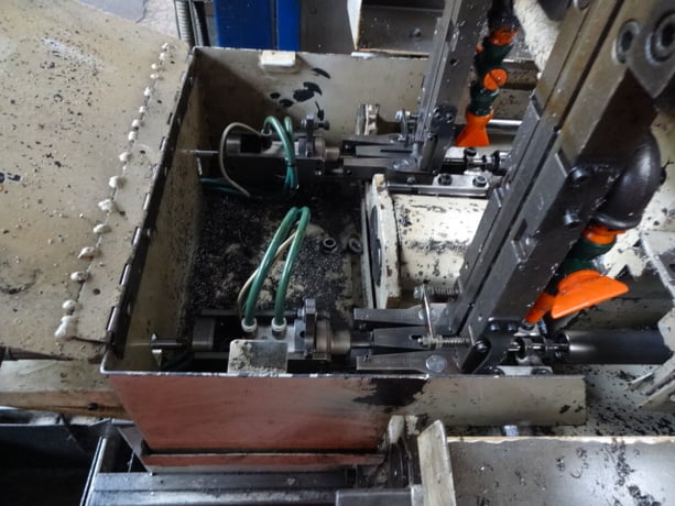3/8" Shimazu #Super-3F, twin spindle nut tapper, 80-100 PPM, hopper, magnetic chip separator - Image 4