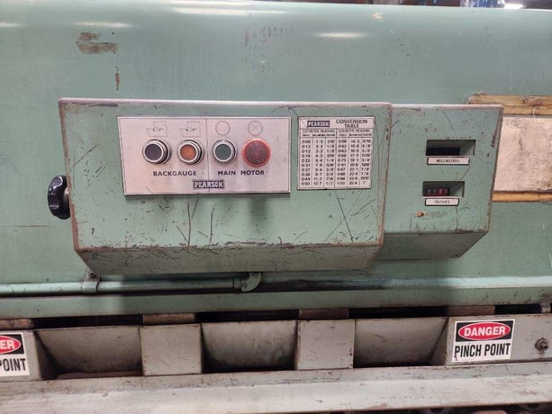 1/4" x 10' Pearson #10'/.25MS, hydraulic power squaring shear, 36" front operated power back gauge, squaring - Image 3