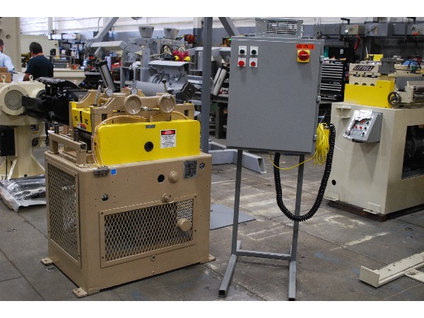 12" x .09" Littell #212-17PD, powered coil straightener, (17) 2" diameter rolls, forward & reverse jog - Image 5