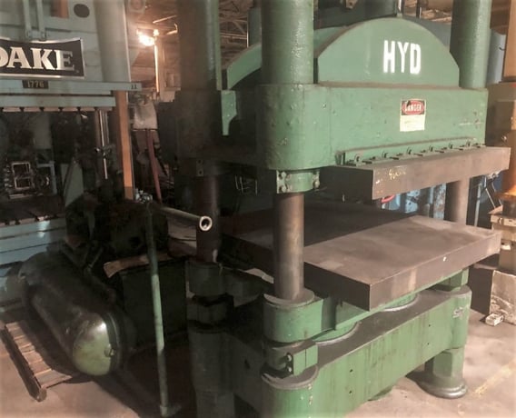 330 Ton, Komatsu #E2M-300, straight side double crank press, 7.9" stroke, 21.7" Shut Height, 30-80 SPM, air - Image 3