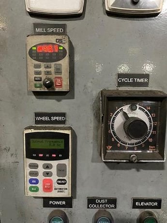 7 cu.ft. DeLong #7-Super, rubber belt tumblast machine, 20 HP direct drive shot wheel, 2012 - Image 4