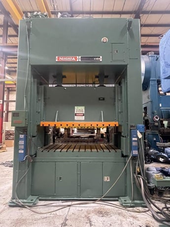 300 Ton, Niagara #SE2-300-84-48UH, straight side double crank press, 8" stroke, 32" Shut Height, 11" - Image 1