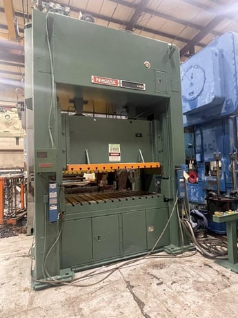 300 Ton, Niagara #SE2-300-84-48UH, straight side double crank press, 8" stroke, 32" Shut Height, 11" - Image 2