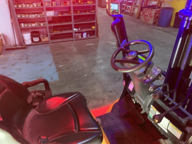 5000 lb. Yale #GLP050VXNGSE084, forklift with side shift & fork positioner,LPG, 189" lift height - Image 4