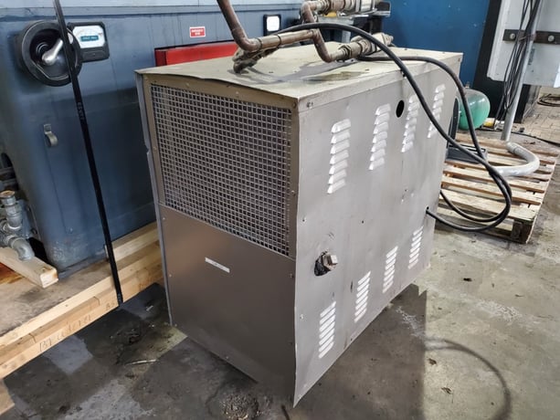1 Ton, Edwards #CF-0200-A, liquid chiller, 250-400 psi, R-12 refrigerant, 7475 BTUH - Image 1