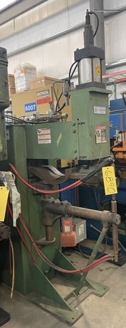 200 KVA Lors #1200AP-30, press type spot welder, 30" throat, 3" arm diameter, Intertron 108 Control - Image 1