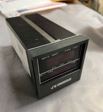 Omega Design Engineering, Inc. #CN3202-P1-DC1-DC2, Digital Temperature Controller - Image 1