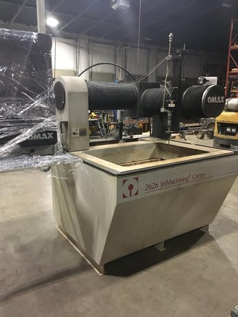 Omax #2626, waterjet cutters, 26" x 26" cutting area, 40000 psi pump pressure, 20 HP, hopper, 2002 - Image 1