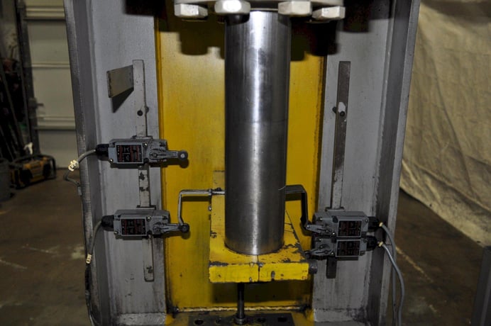 20 Ton, Denison #FH20-20H, hydraulic press, 10" stroke, 23" daylight, 25.75" x17.5" bed, 55 gallon reservoir - Image 5
