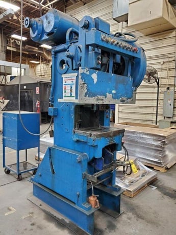 22 Ton, Bliss #C-22, OBI flywheel press, 2" stroke, 10" Shut Height, 2.25" adj., 100-200 SPM, 23.5" x14.5" - Image 2