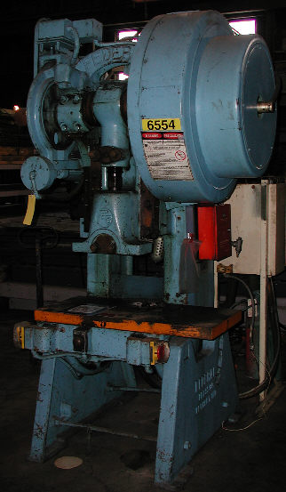 60 Ton, Federal #F5-0BI-BG, air clutch & air brake, dual palms, 1976, tag #14267 - Image 1