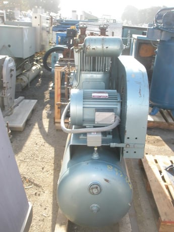 200 psi, Quincy #34032, Reciprocating Type Air Compressor, 650 F, 7 -1/2 HP, 1745 RPM, 230/460 V - Image 3