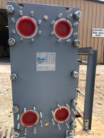 43 sq.ft., API, SM25-500-18, plate heat exchanger, Carbon Steel frame, (18) plates, 316 Stainless Steel plates - Image 1