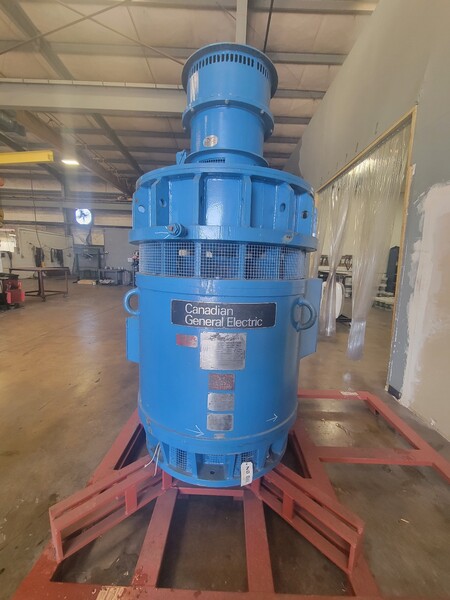 500 HP 900 RPM Canadian General Electric, Frame 760, 2300 volts, synchronous motor, electrically OK - Image 2