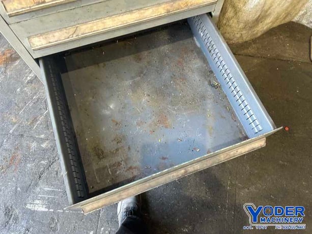 13 Drawer Vidmar cabinet with tooling, #77057 - Image 6