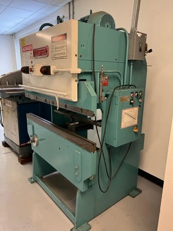20 Ton, Allsteel #20-4, hydraulic press brake, 4' overall, 38" between housing, 10" throat, 0 to 4" stroke - Image 2