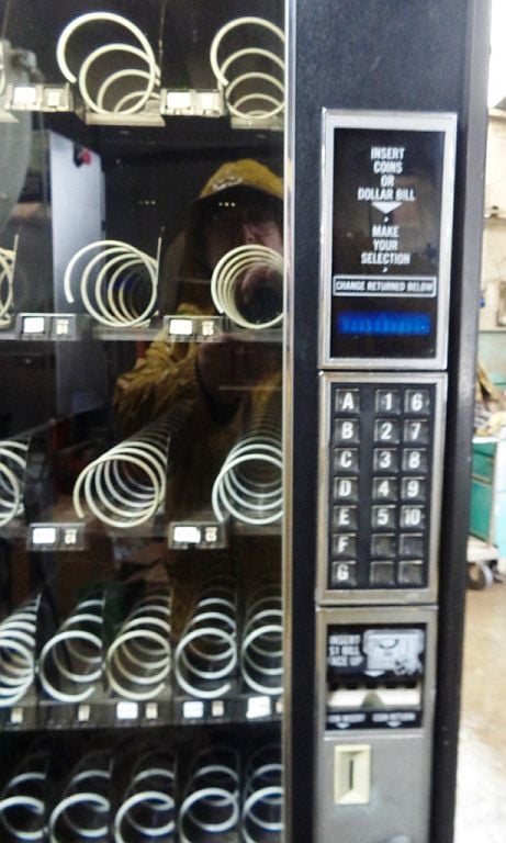 Snack Vending Machine, 6 Product Shelves & Trays, 5-45 Product selections, $0.05-$99.99 pricing - Image 2