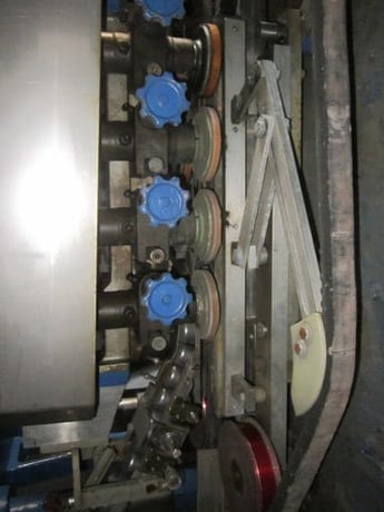 Capper Screw Machine, 8-Spindle, Gripper belts, 1.532" diameter x 1.062" H capacity - Image 2