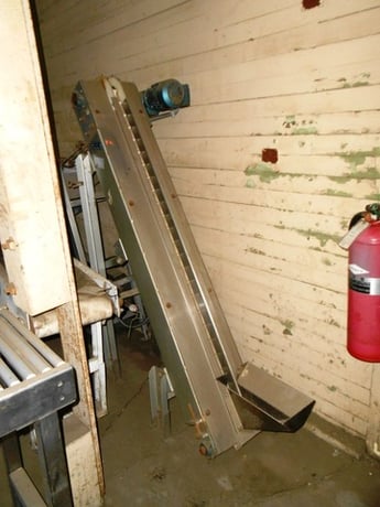 2" wide x 6' long, Inclined Cleated Belt Conveyor, Stainless Steel, 60" H discharge, 3" x 3" discharge - Image 2