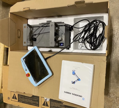 Universal Robots, UR-16e Cobot, 16 Kg payload, 900mm radius, like new, demo unit, 2019 - Image 5