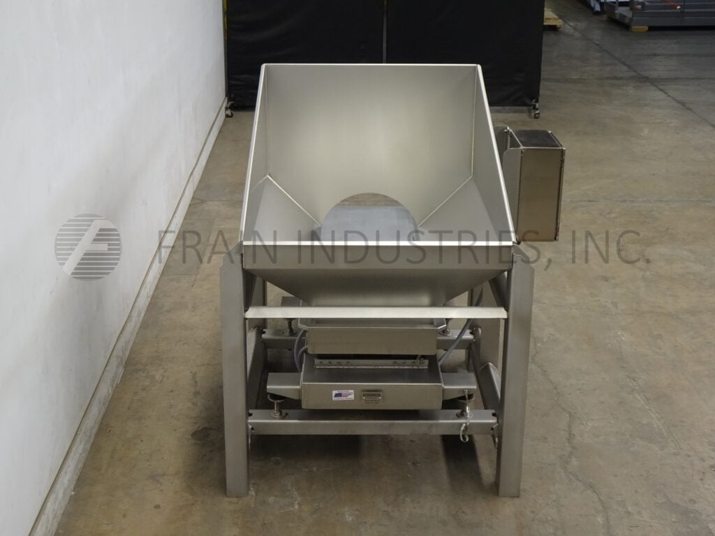 24" wide x 7' long, Smalley #Emc2+, vibratory feeder, mounted on heavy duty Stainless Steel frame - Image 4