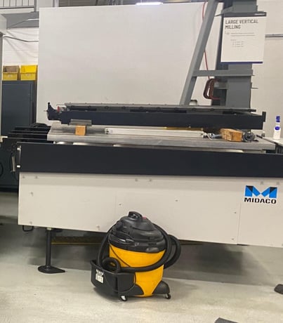 Midaco #80SD, CNC automatic pallet changer shuttle table w/(2) aluminum pallets, 80" x29", 2008 - Image 2