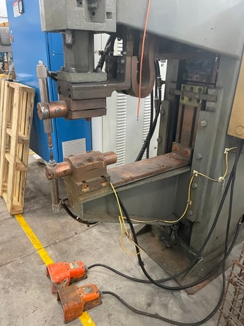 100 KVA Standard #PP1-24-100, press type projection welder, 24" throat, Entron EN1000 Control - Image 4