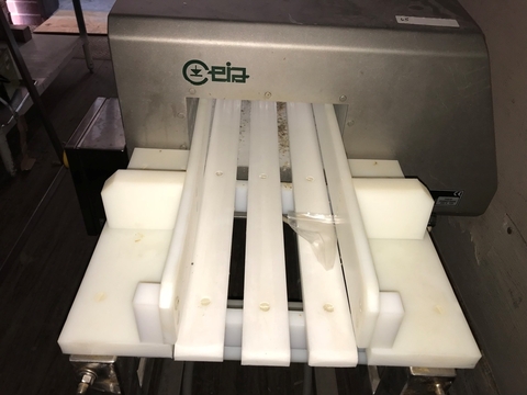 Ceia #THS/3F, Metal Detector w/belt conveyor, 10" width x 5" H aperture, 1.2 mm ferrous/1.5 mm non ferrous/2 - Image 1