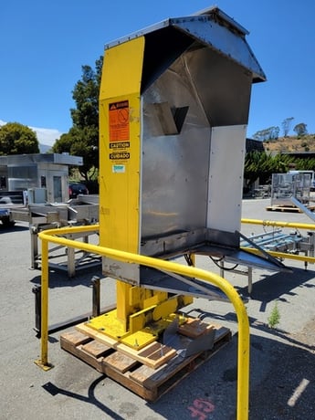 Toter #WS-550, Cart Lifter/Dumper, 60" width x 77" L cart holding section, 2500 lbs/cap., 90" dump height @ - Image 6