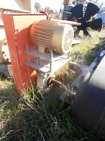 24" wide x 18' long, Belt Feeder, Carbon Steel, heavy duty rubber belt, 18" belt off ground, 3 HP, 1775 RPM - Image 1