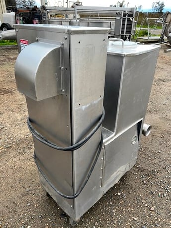 APV Crepaco #S430, Fruit Feeder, Stainless Steel, 16" x 17" x 16" deep hopper, 4" diameter x 20" L bottom - Image 4
