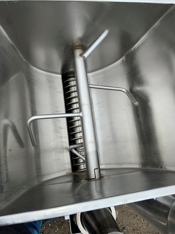 APV Crepaco #S430, Fruit Feeder, Stainless Steel, 16" x 17" x 16" deep hopper, 4" diameter x 20" L bottom - Image 5