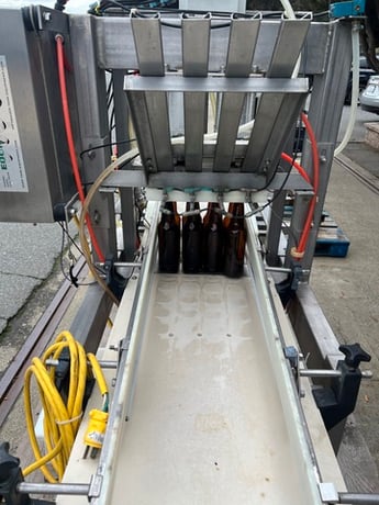 Meheen #M4, Filler, Crowner & Rinser, 4-Head Inline, 36" L flat discharge table, 6" H labels, 3-1/4" width X - Image 5
