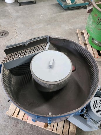 4 cu.ft. Vibe Tech, vibratory finishing bowl, 240 V., 3-phase, internal separation - Image 3