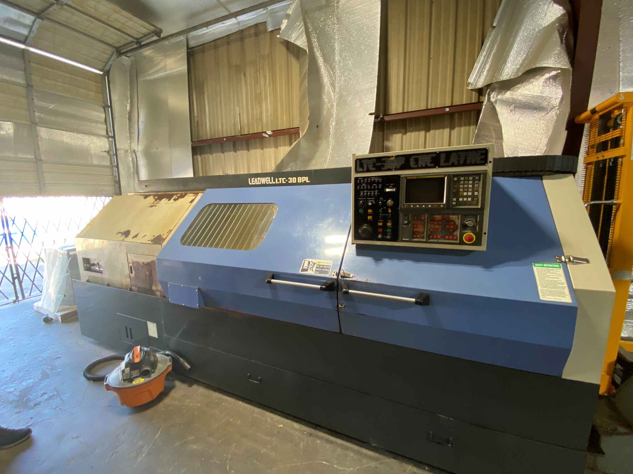 Leadwell #LTC-30BPL, Long Bed CNC Lathe, 25.6" swing, 12" chuck, 3" bar, 40" centers, Fanuc OT, 1999 - Image 4