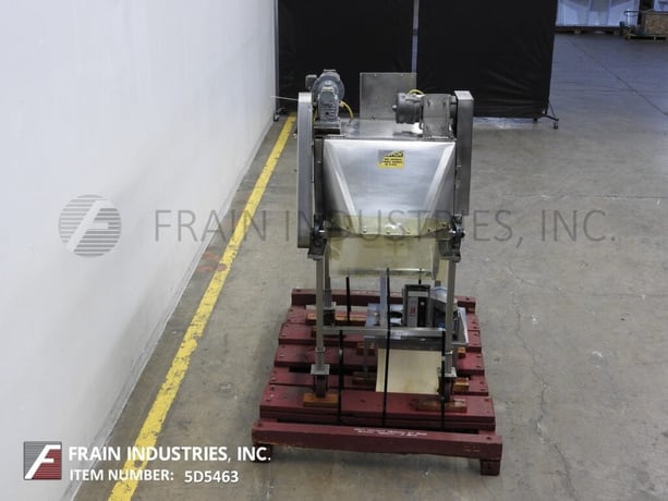 Multi-slicer with (3) 12" blades slicing product in segments - Image 3