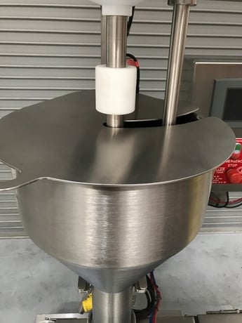 Unifiller #Mini-Depositor, Piston Filler, for dough depositing and extruding, currentry set w/1" die for - Image 4