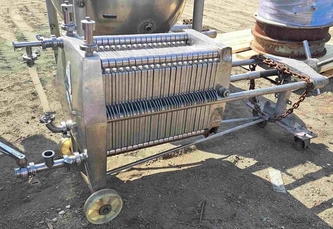 15 Schenk, Filter Plate & Frame Press, (21) 15" x 15" x 1/2" thick perforated plates, (21) 15" x 15" x 1.5 - Image 1