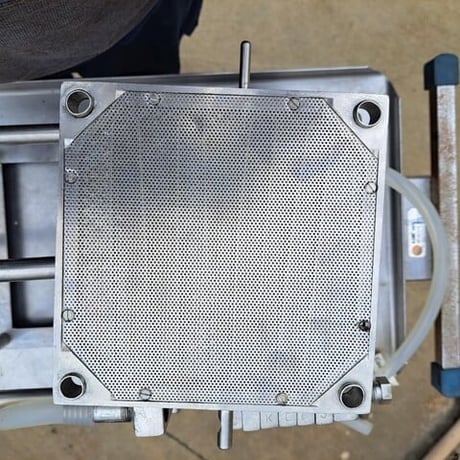 7-5/8" Schenk, Plate & Frame Pad Filter, (4) 7-5/8" thick perforated plates, 1/2" diameter Inlet/outlet - Image 6