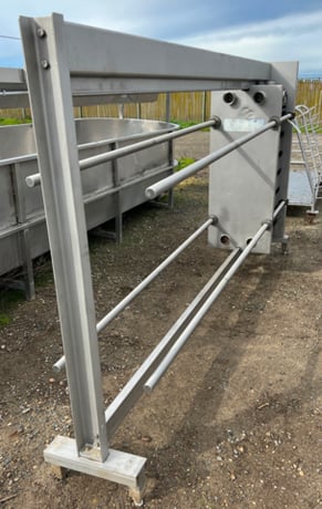 500 sq.ft., Alfa-Laval, CLIP8RH, plate heat exchanger w/divider block & snap-in gaskets, (101) 16" W x 48" H - Image 2
