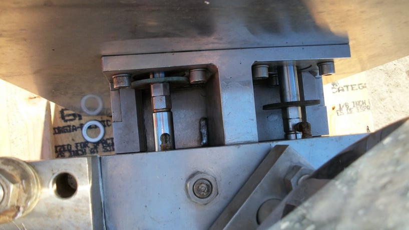 Single Stage Homogenizer, (2) 3/4" diameter Plungers, 5000 psi, 3 HP, 1160 RPM, 230/460 V - Image 5