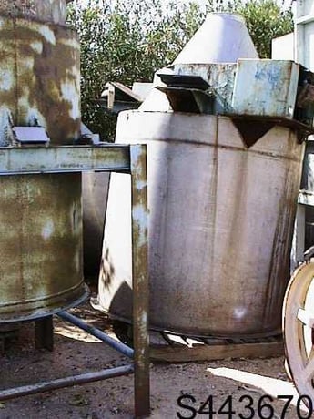 100 cu.ft. Product Hopper, Stainless Steel, live bottom, 5' diameter x 4.5' straight side Hopper w/45 degree - Image 1