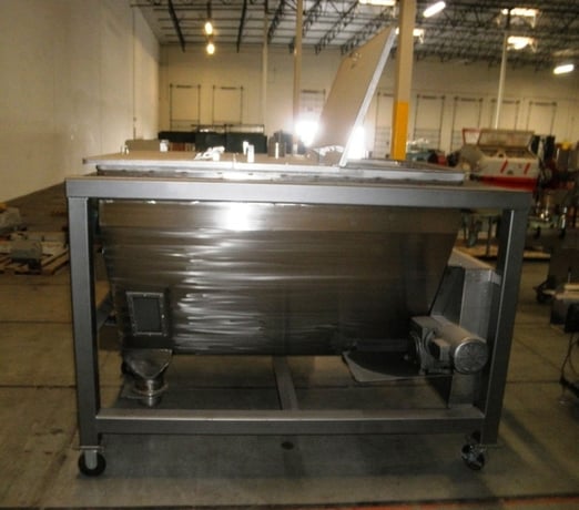 50 cu.ft. Hopper w/paddle agitation & discharge auger, Stainless Steel, 72" L x 46" width x 12" straight - Image 9