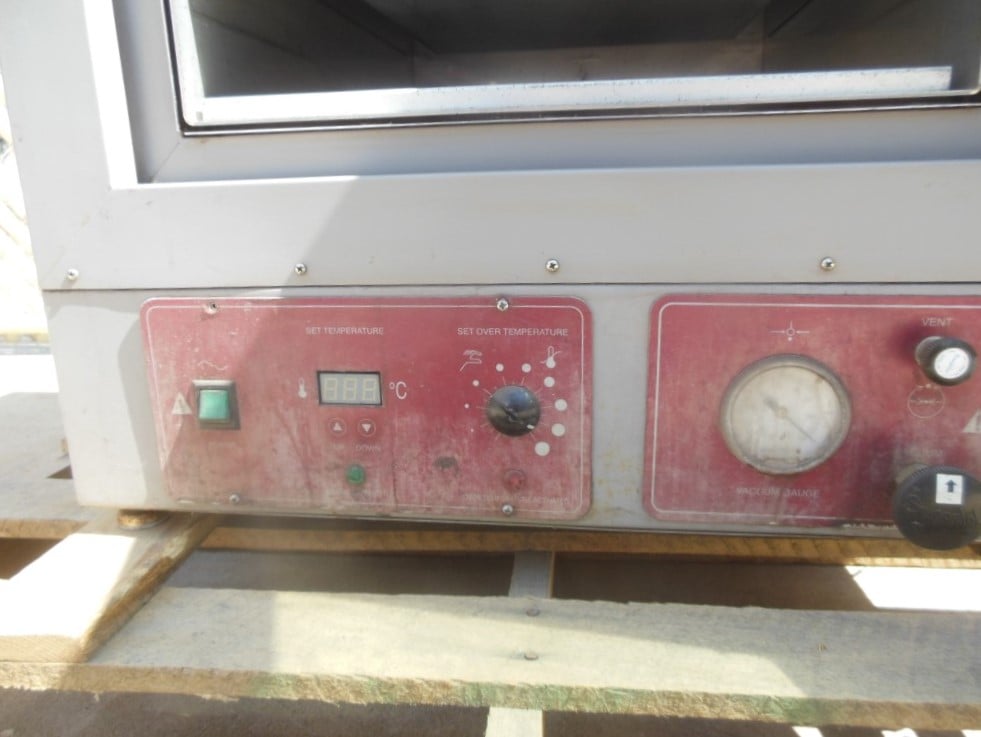 18" width x 18" H x 24" D Sheldon #1465, Vacuum Oven, 127 liters/4.5 cu.ft., 10-220 deg. C, 120 V, 13 Amps - Image 5