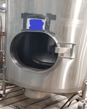 600 gallon Sanitary Process Solutions, Stainless steel vertical tank, CIP spray ball - Image 2
