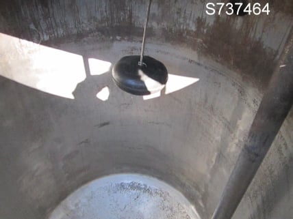 650 gallon Stainless Steel Tank, 4' diameter x 87" straight side - Image 5