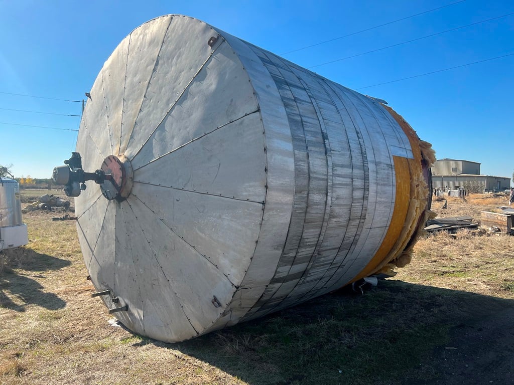 10000 gallon 144" diameter x 144" high, Carbon Steel Tank, flat bottom, dished top and insulated - Image 8