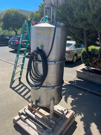 100 gallon Stainless Steel Mix Tank, Agitated, 24" diameter x 54" straight side, dish top and bottom - Image 2