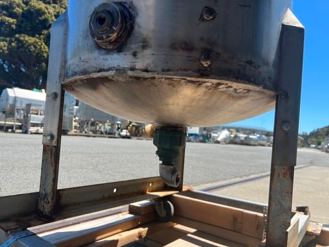 100 gallon Stainless Steel Mix Tank, Agitated, 24" diameter x 54" straight side, dish top and bottom - Image 4