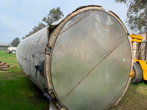 11500 gallon Stainless Steel Insulated Storage Tank, 9' diameter x 25' high - Image 3